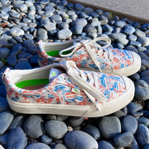 Cariuma + Crooked "I Voted" Canvas Sneakers - Picture 2 of 7